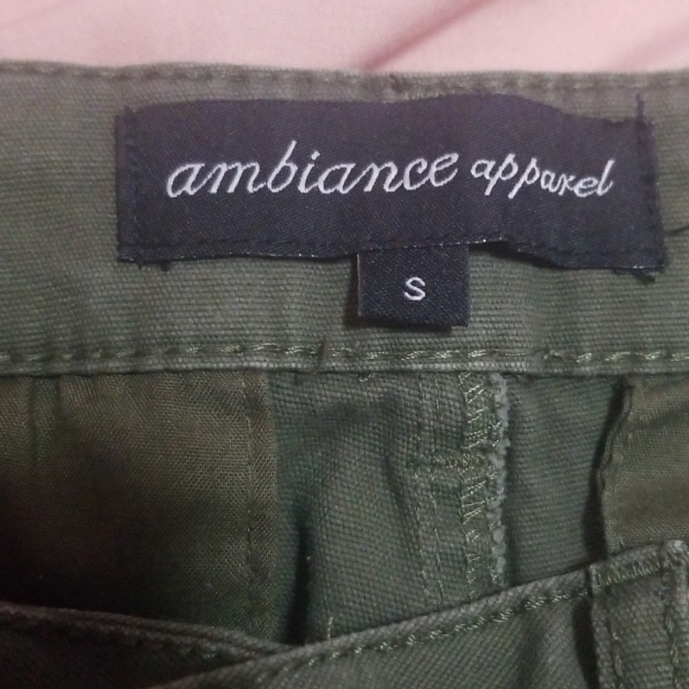Shorts - Picture 4 of 4